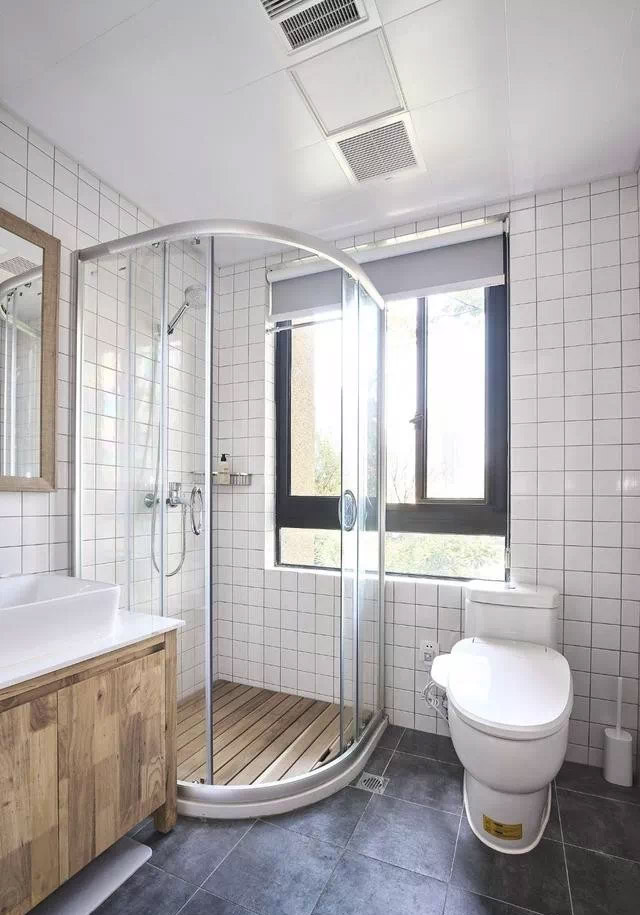 簡裝就學(xué)他家,全屋刷大白,電視墻不造型,反而裝出高級感! 簡裝就學(xué)他家,全屋刷大白,電視墻不造型,反而裝出高級感!