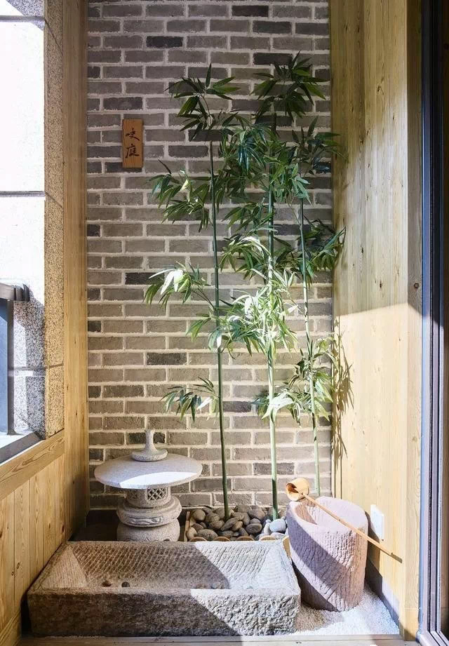 簡裝就學(xué)他家,全屋刷大白,電視墻不造型,反而裝出高級感! 簡裝就學(xué)他家,全屋刷大白,電視墻不造型,反而裝出高級感!