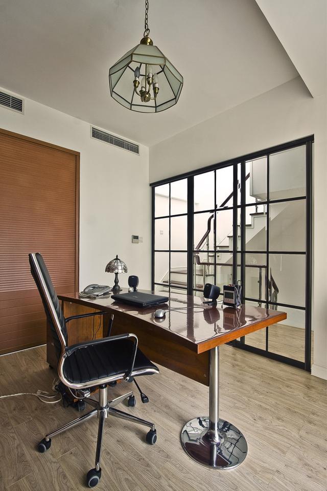 130㎡現(xiàn)代復式，這樣的裝修設計，都市女神標配