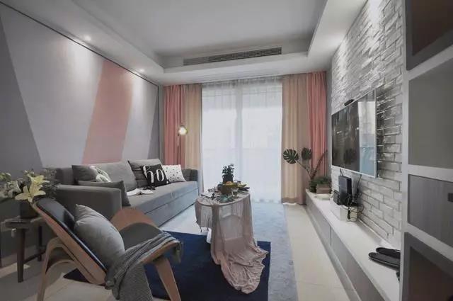 現(xiàn)代簡約風格裝修，電視背景墻真的好看