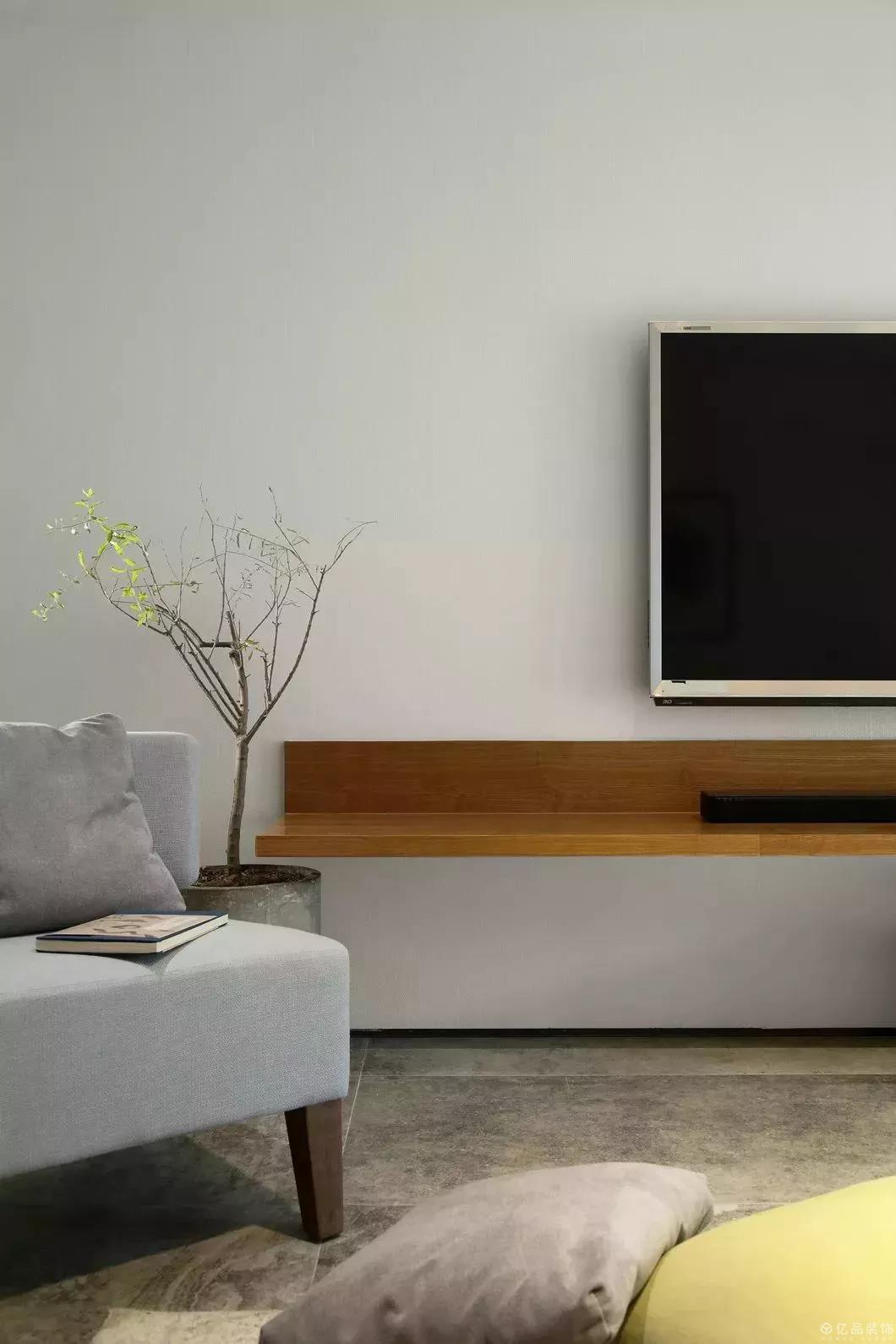 120㎡簡約中性的色調(diào)搭配，讓現(xiàn)代的居家溫馨時尚感浮然而生。