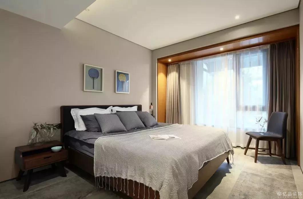 120㎡簡約中性的色調(diào)搭配，讓現(xiàn)代的居家溫馨時尚感浮然而生。