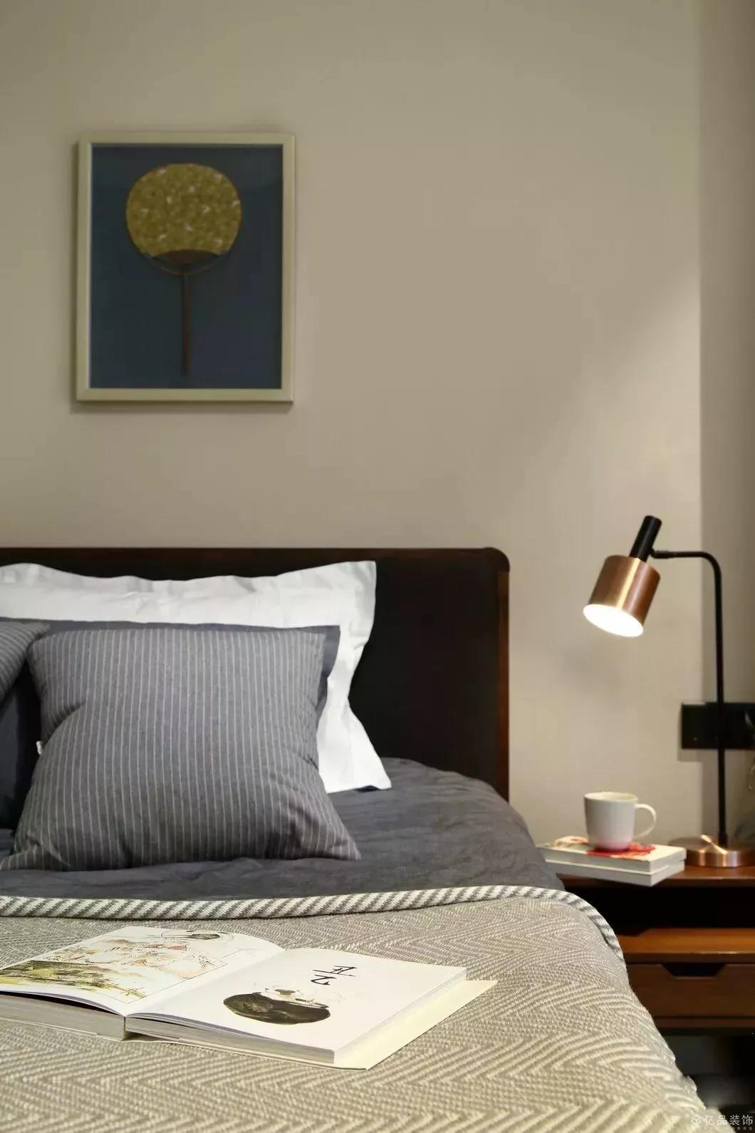 120㎡簡約中性的色調(diào)搭配，讓現(xiàn)代的居家溫馨時尚感浮然而生。