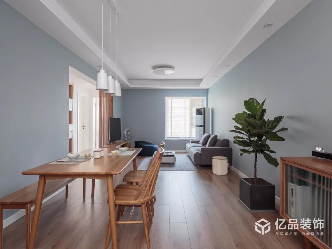 90㎡簡約小三房，臥室定制床，小空間利用直叫漂亮