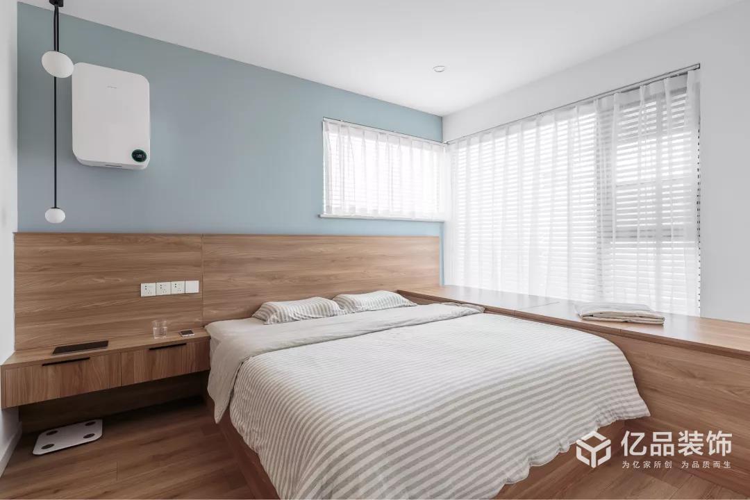 90㎡簡約小三房，臥室定制床，小空間利用直叫漂亮