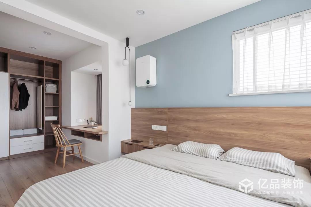 90㎡簡約小三房，臥室定制床，小空間利用直叫漂亮