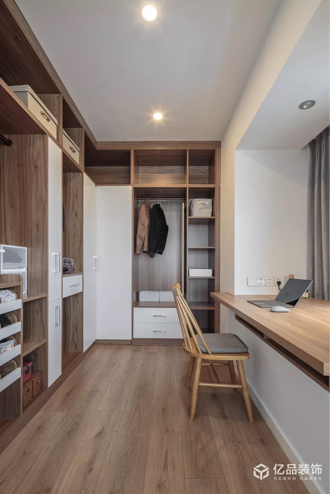 90㎡簡約小三房，臥室定制床，小空間利用直叫漂亮