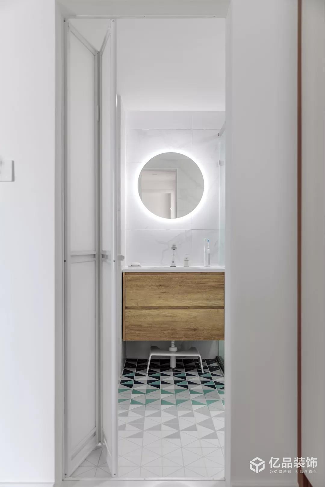 90㎡簡約小三房，臥室定制床，小空間利用直叫漂亮