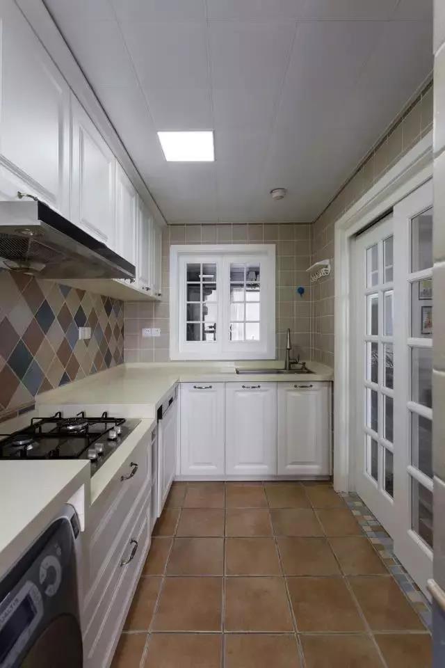 廚房還是“推拉門”？現(xiàn)在流行這種門！