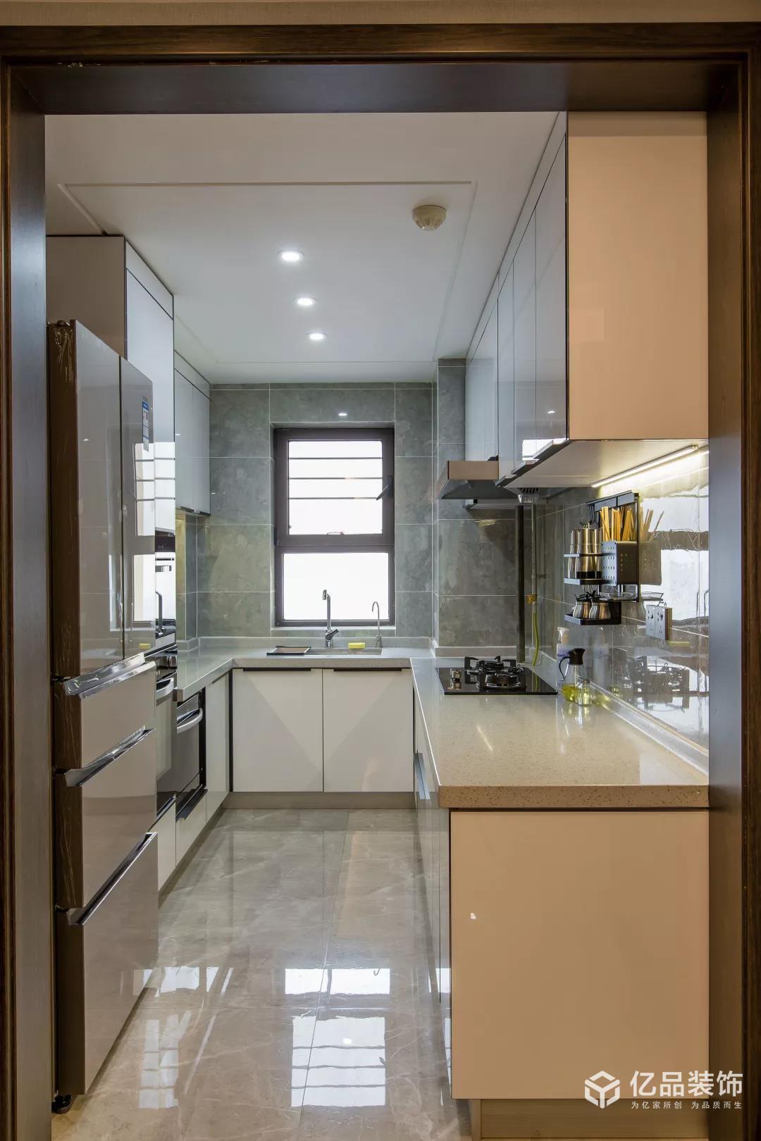 億品裝飾|102平米輕奢風(fēng)三房，都市男喜歡的風(fēng)格，品質(zhì)感十足