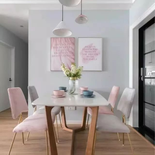 億品裝飾|北歐風(fēng)三居室，暖色調(diào)軟裝打造一個溫馨的家