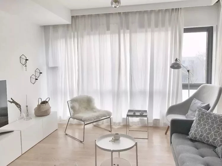 郴州裝修之簡(jiǎn)約客廳這樣配窗簾，舒適又年輕！