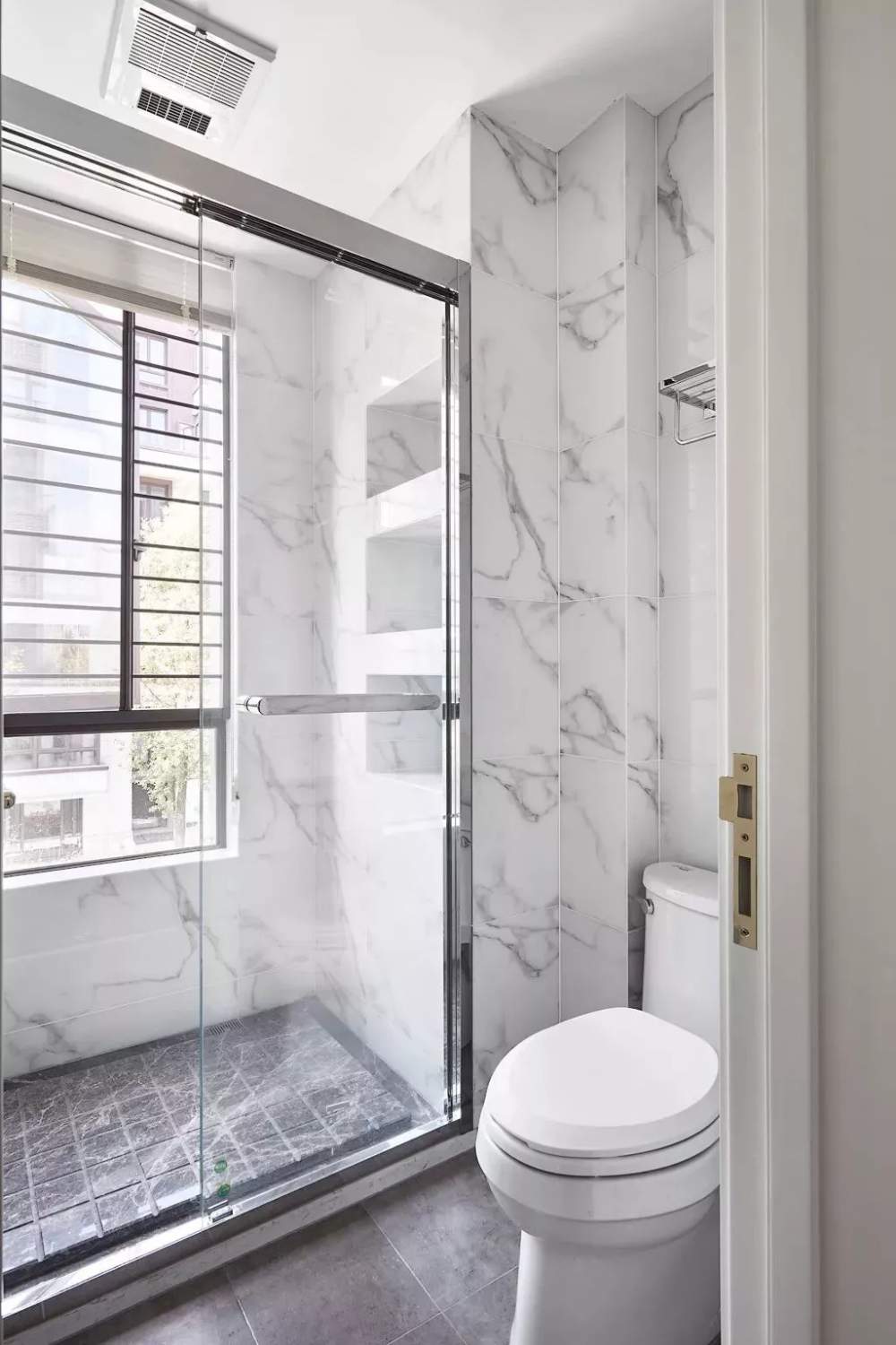 衛(wèi)生間裝壁龕，簡(jiǎn)單實(shí)用又方便！