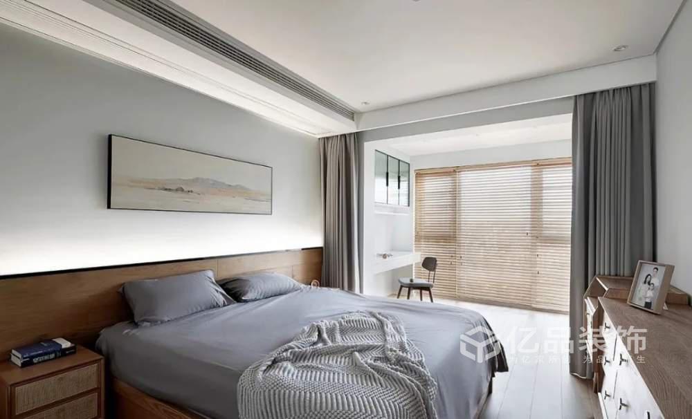 96平三居室舒適自然，給人輕松的視覺感