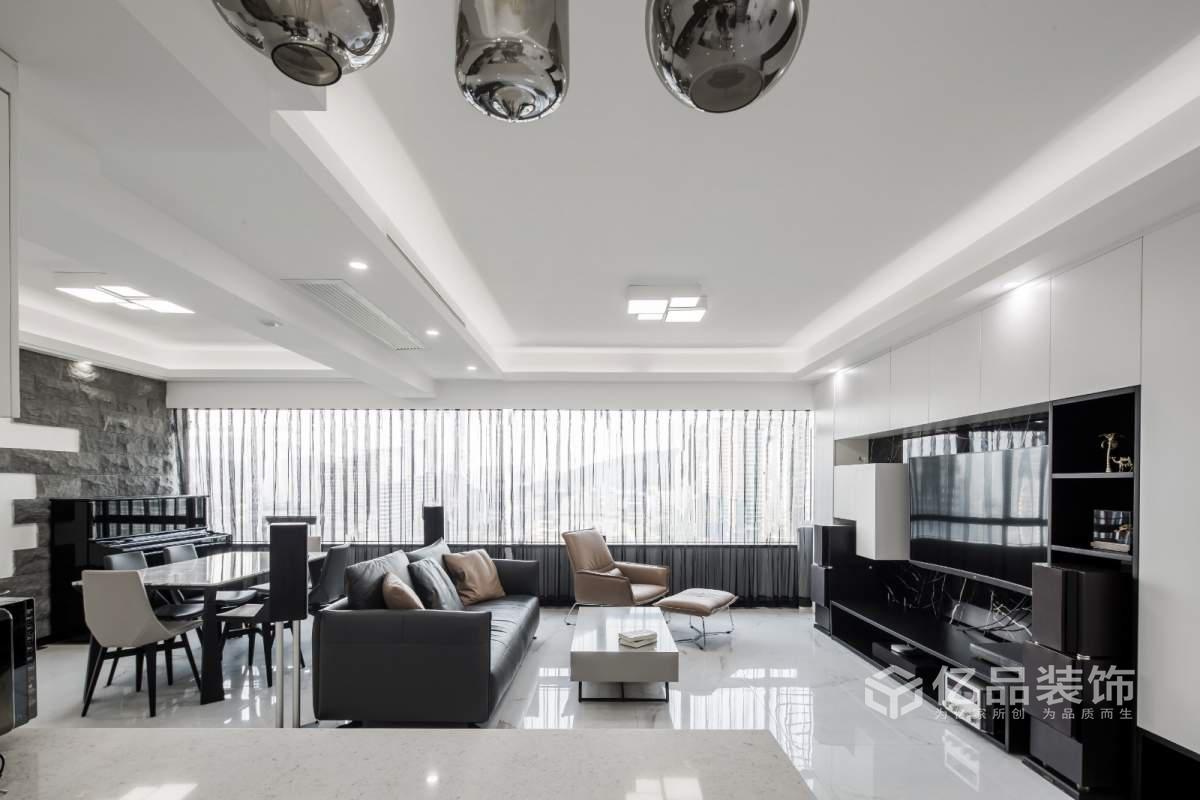 簡約風格，喧囂中寂靜的美