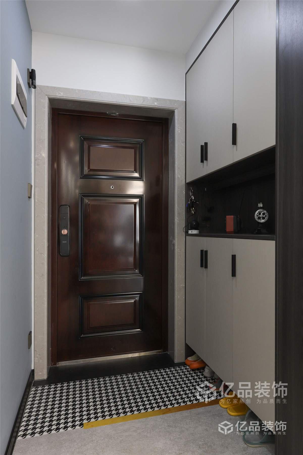 網(wǎng)紅款輕奢風小三房實景案例，美艷而精致