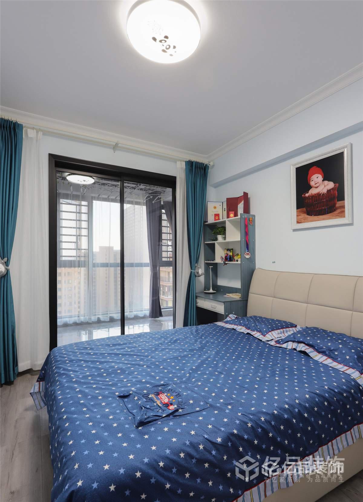 網(wǎng)紅款輕奢風小三房實景案例，美艷而精致