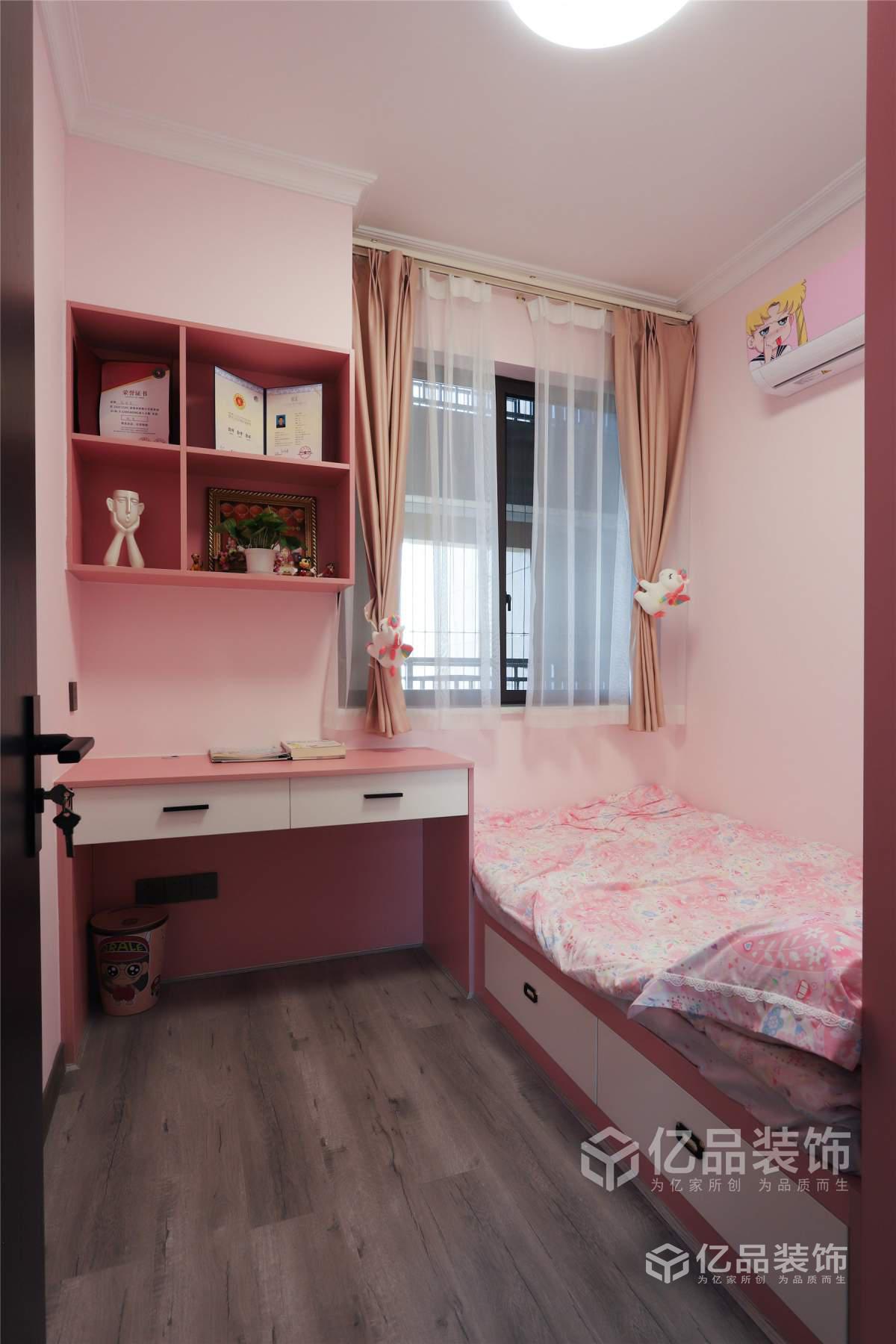 網(wǎng)紅款輕奢風小三房實景案例，美艷而精致