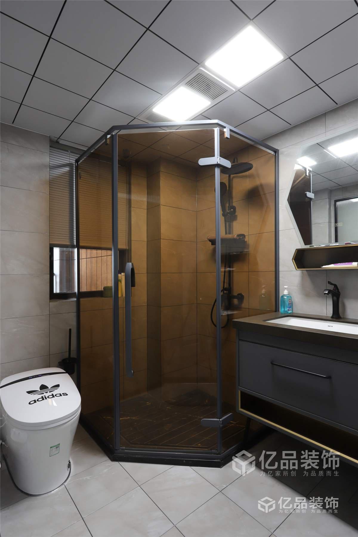 網(wǎng)紅款輕奢風小三房實景案例，美艷而精致