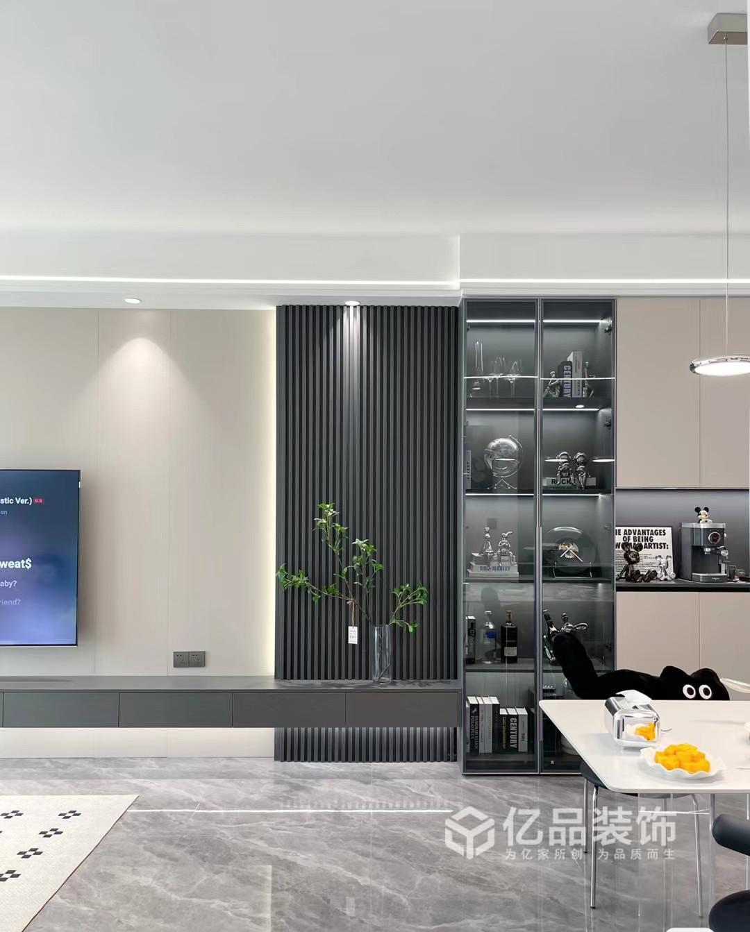 107平簡(jiǎn)約風(fēng)小戶型，整體的色彩搭配簡(jiǎn)潔而又舒適