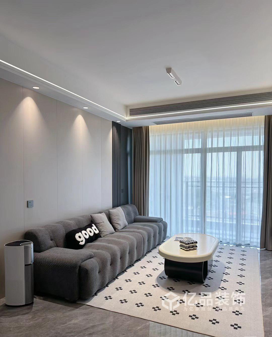 107平簡(jiǎn)約風(fēng)小戶型，整體的色彩搭配簡(jiǎn)潔而又舒適